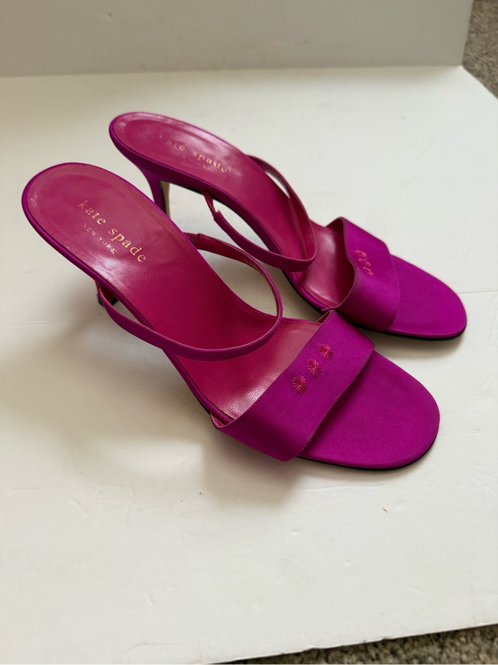 Kate Spade Hot Pink Silk Stiletto Heels Sandals Women’s Size 7.5 B, Delicate